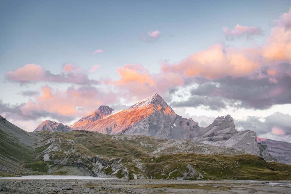 In the mountains you will find a magical atmosphere at dawn.