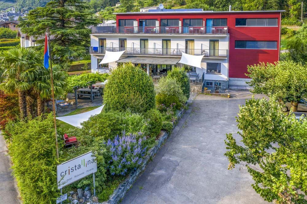 Das Hotel Cristallina mit seinem grossen Garten für herrlich mediterrane Atmosphäre.