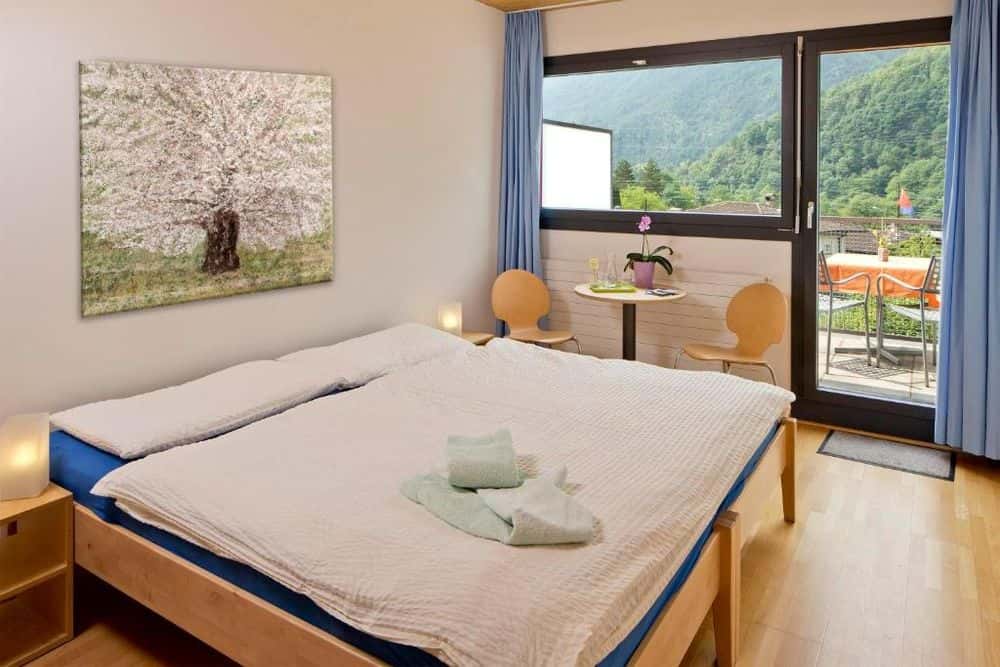 Comfortable rooms with lots of light await you at the Eco-Hotel Cristallina.