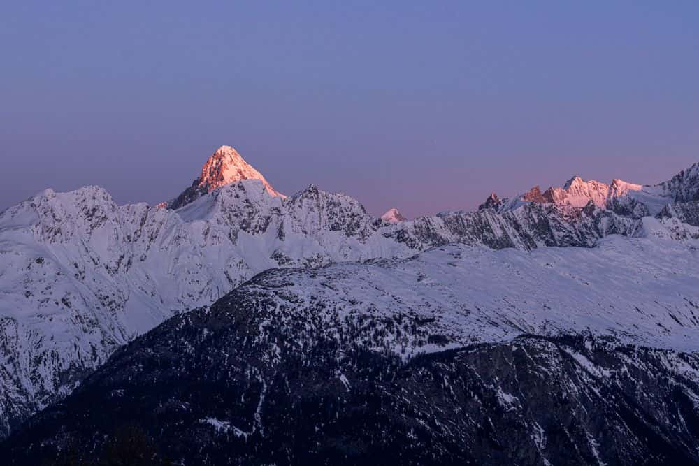 Auch wenn wir tagsüber unterwegs sind: died Ausblicke in die Walliser Alpen sind beeindruckend
