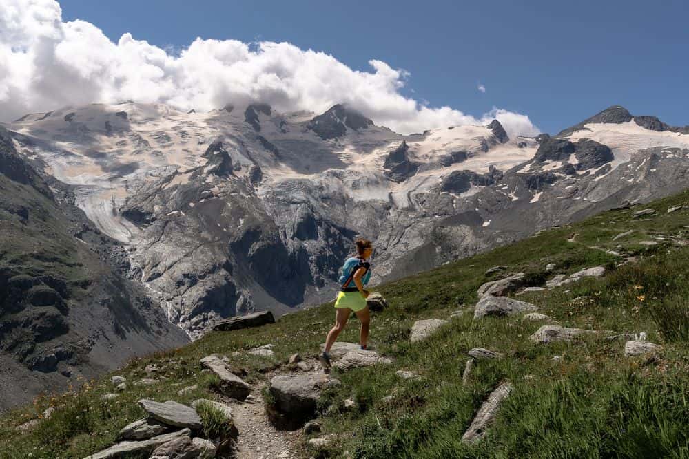 On the trail between larch forests and high alpine valleys: trail running in the Engadin