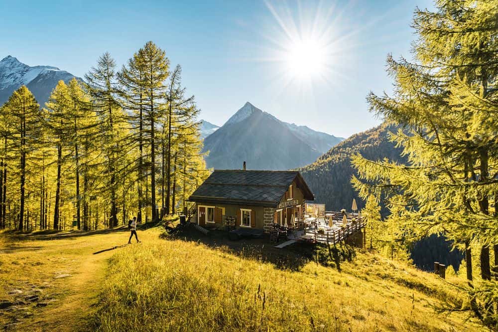 Saas-Fee offers countless opportunities for wonderful hikes.