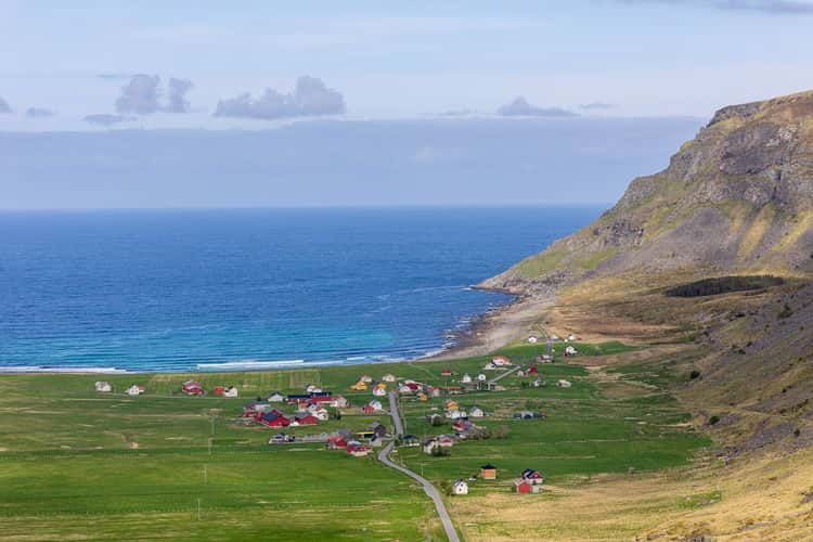 Hidden paths on the North Atlantic