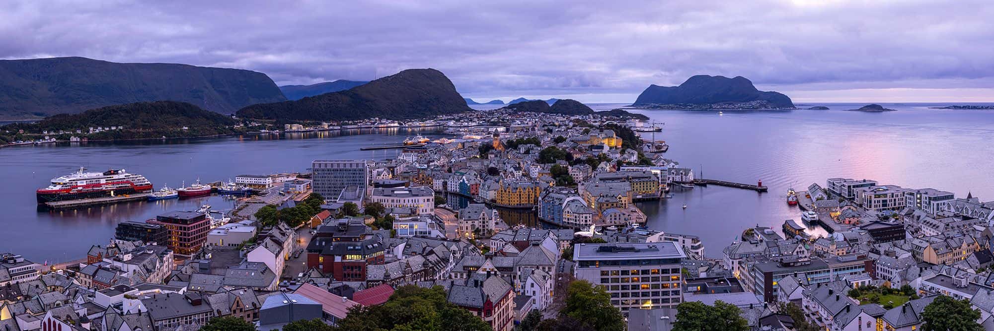 Cloud bed over Ålesund