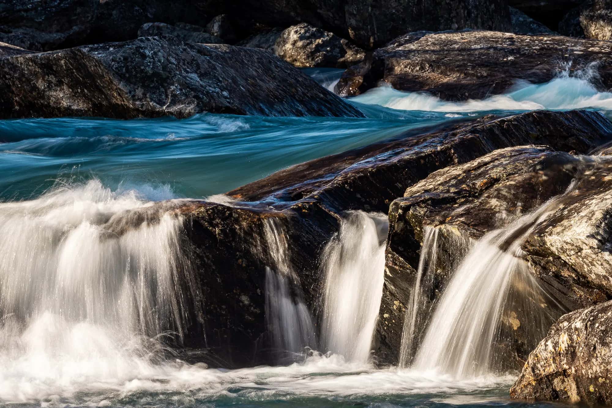 Trinkwasser: eine Selbstverständlichkeit wird das für rund 1,6 Milliarden Menschen, die ihr Trinkwasser aus den vergletscherten Wasserschlössern der Erde beziehen, in Zukunft nicht mehr sein.
