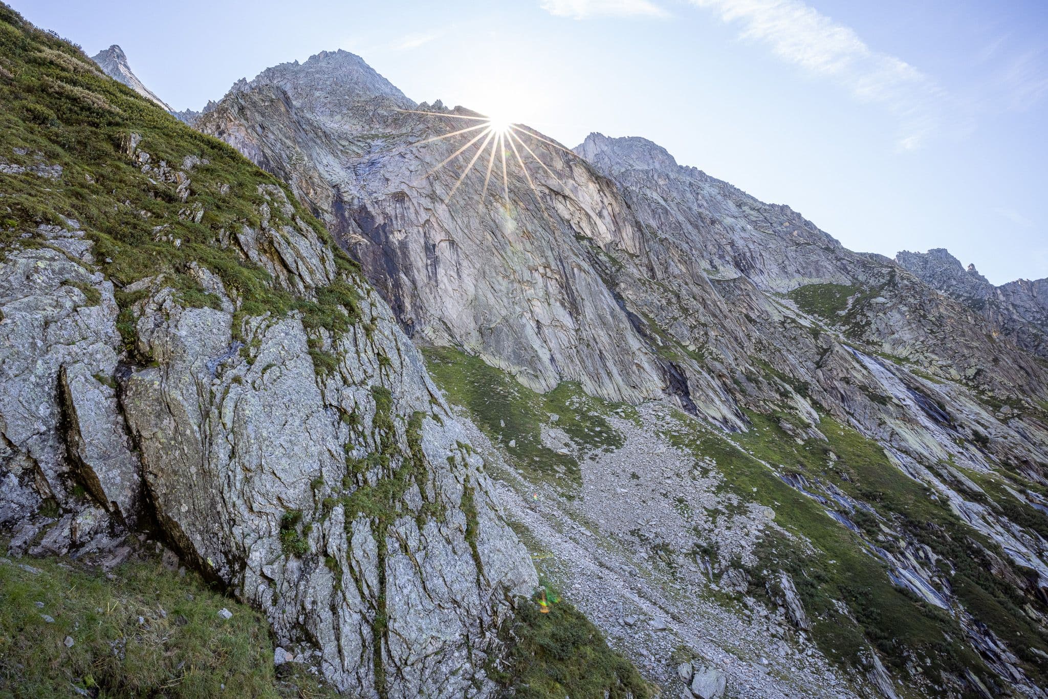 Sonnenstern fotografieren: einfach mal die Geländegebenheiten ausnutzen