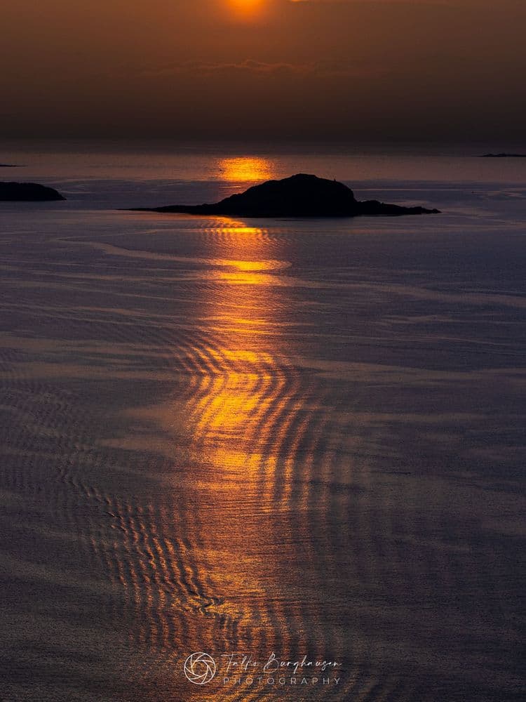 When sun, wind and waves meet