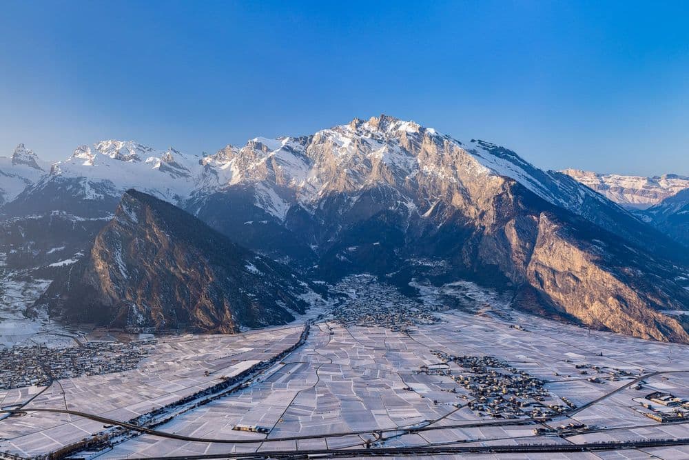 Panorama Chamoson in winter