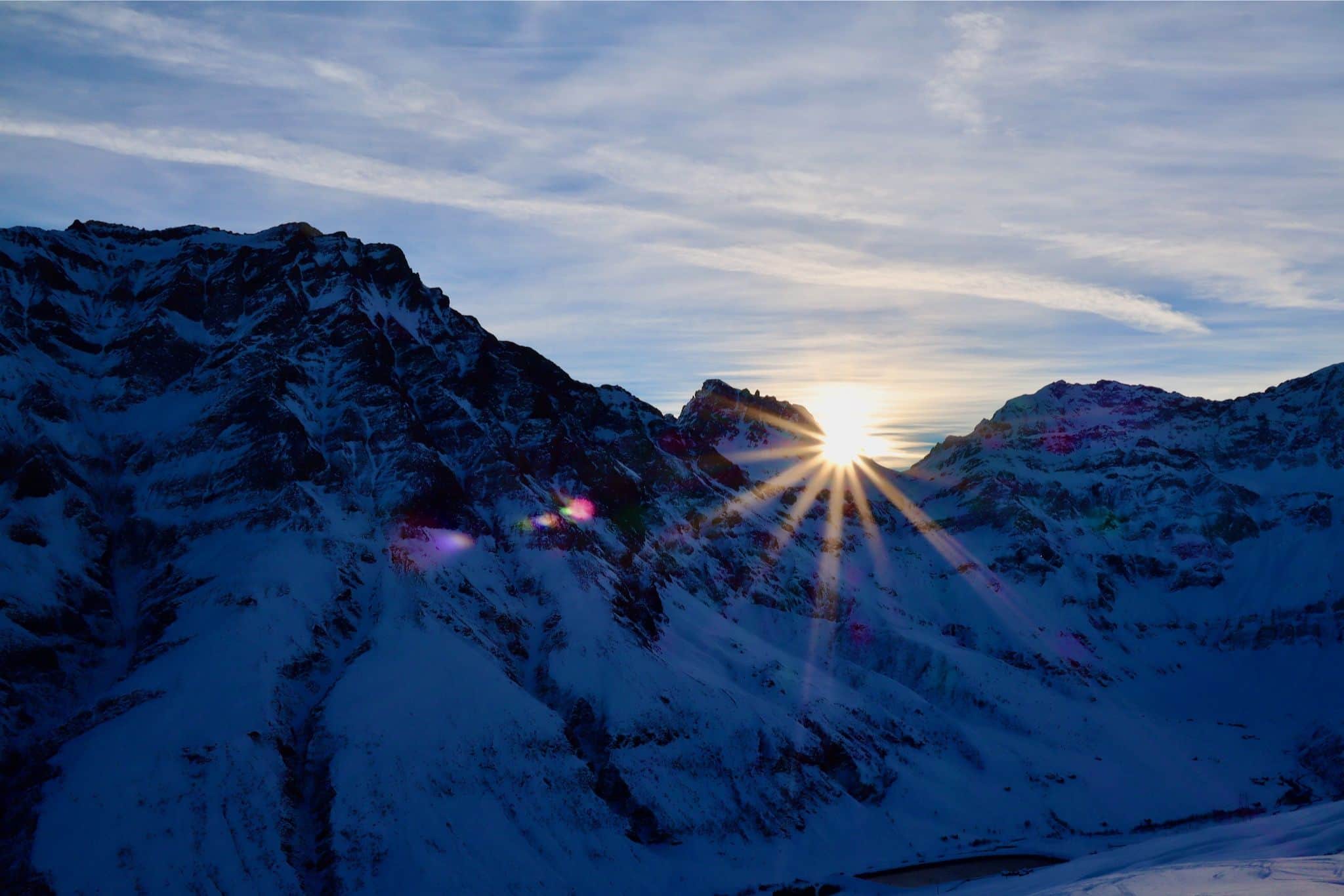 Erste Sonnenstrahlen über dem Safiental