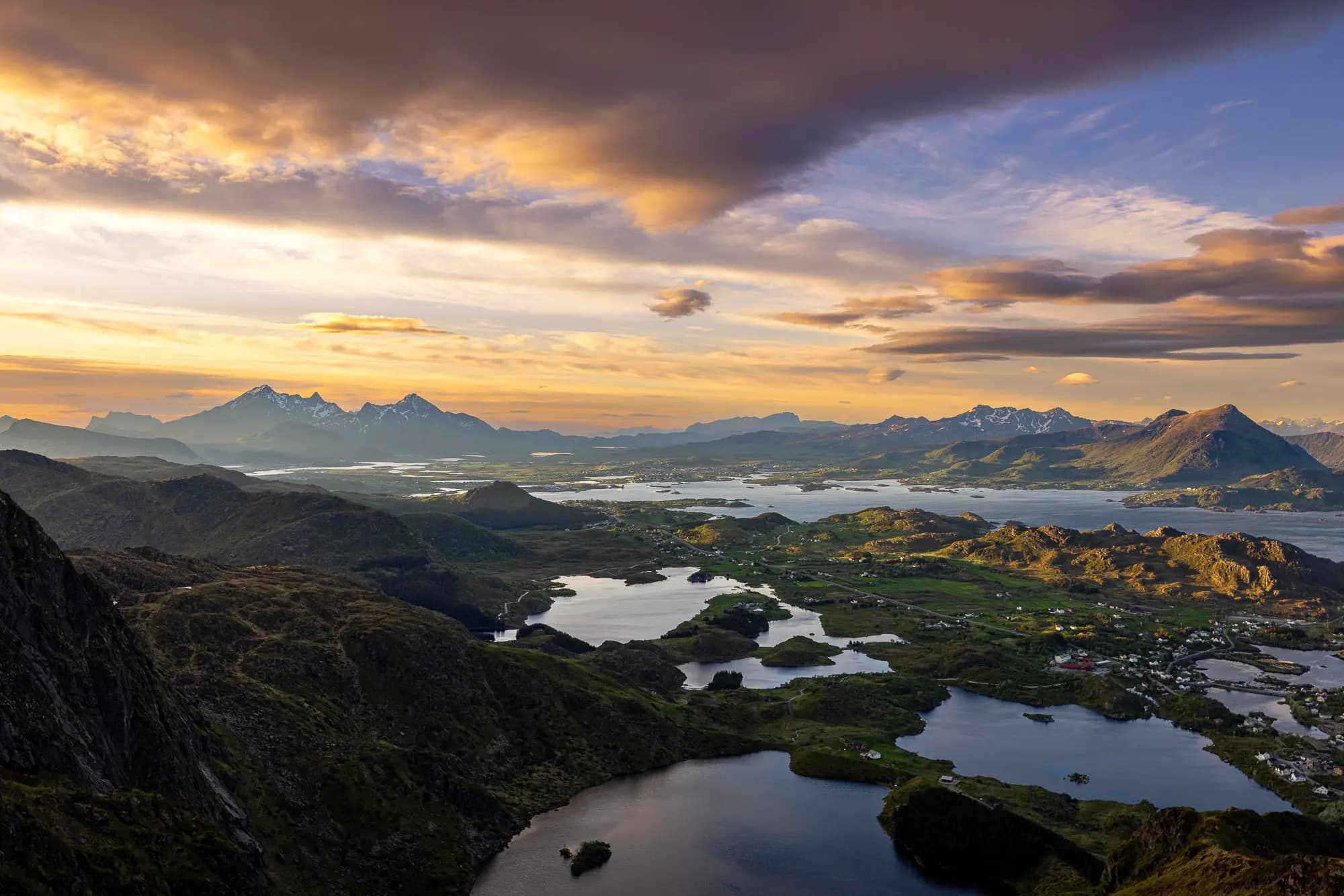 Nonstinden — Der Hausberg von Ballstad